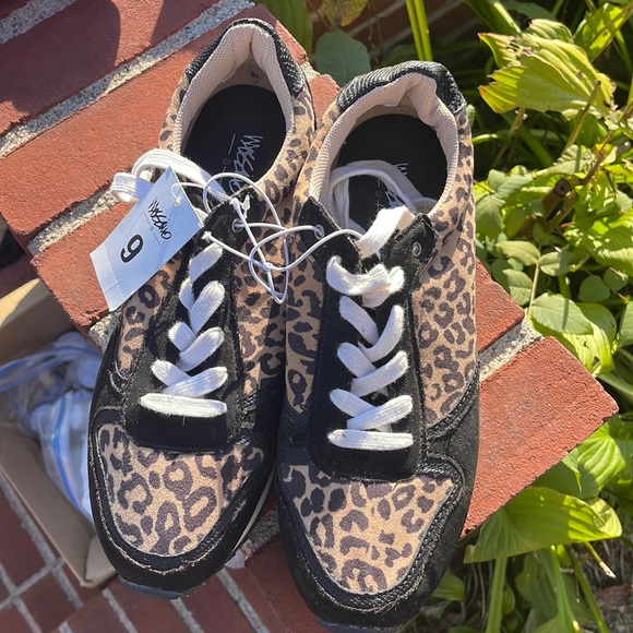 Leopard sneakers - Picture 1 of 3